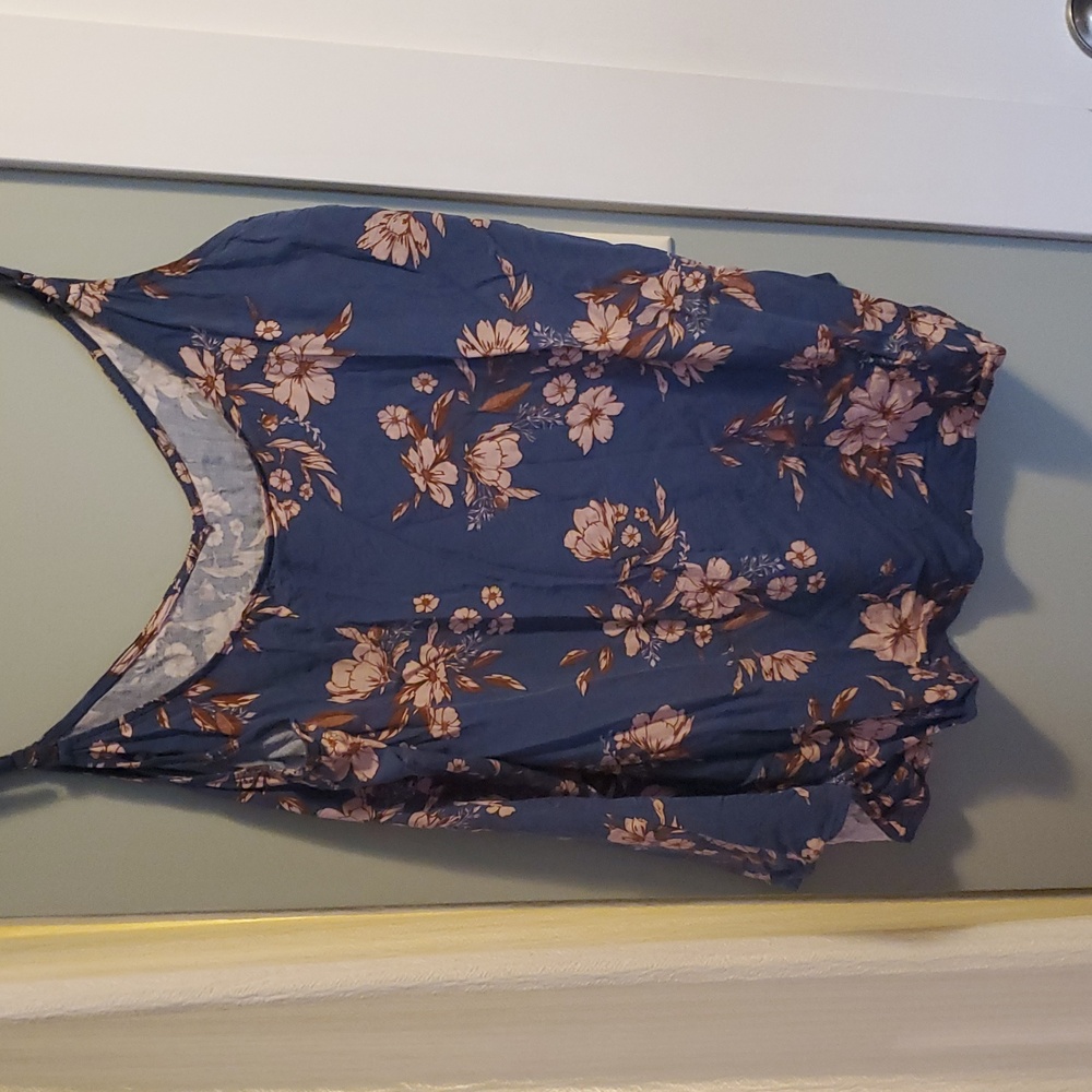 Torrid Top - Picture 2 of 4